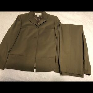 Two pieces Formal suit from Blazer & plants